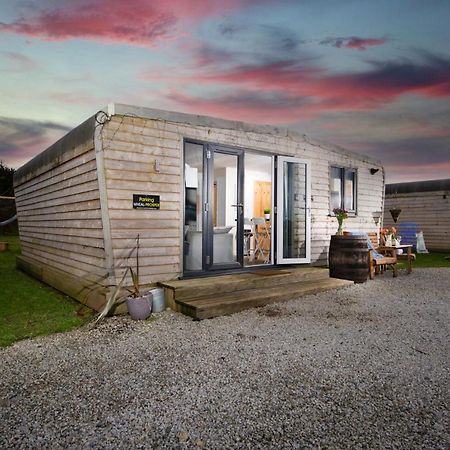 Wheal Prosper- Beautifully Fitted Wooden Lodge Helston Cornwall Exteriör bild