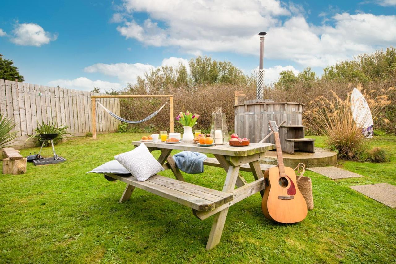 Wheal Prosper- Beautifully Fitted Wooden Lodge Helston Cornwall Exteriör bild